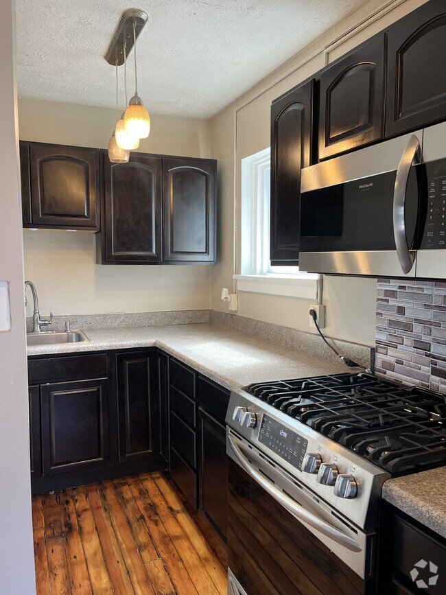 Building Photo - 1630 H St Unit A1 Rental