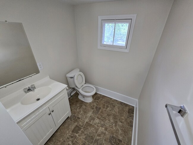 104 Nichols St