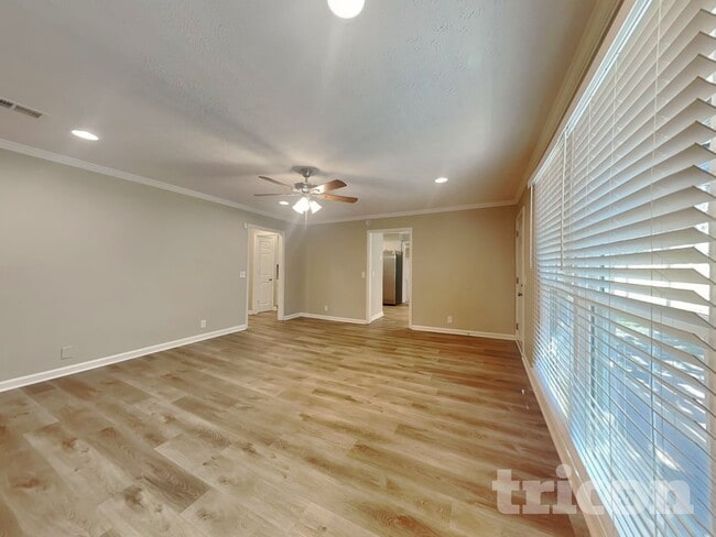 100 Yorkside Pl