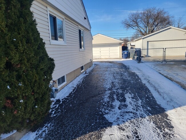 Photo - 2382 S Scott St