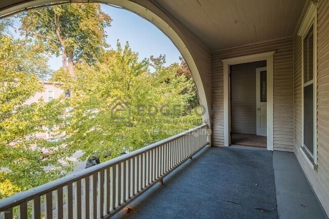 Photo - 1522 Broadway Ave NW