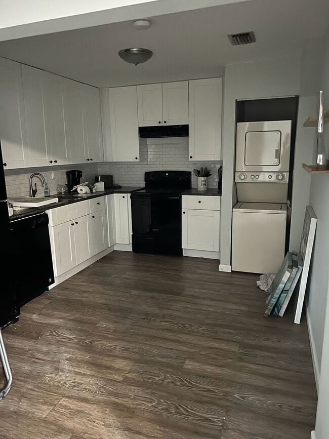 Photo - 823 NE 19th Ave Apartments Unit 1