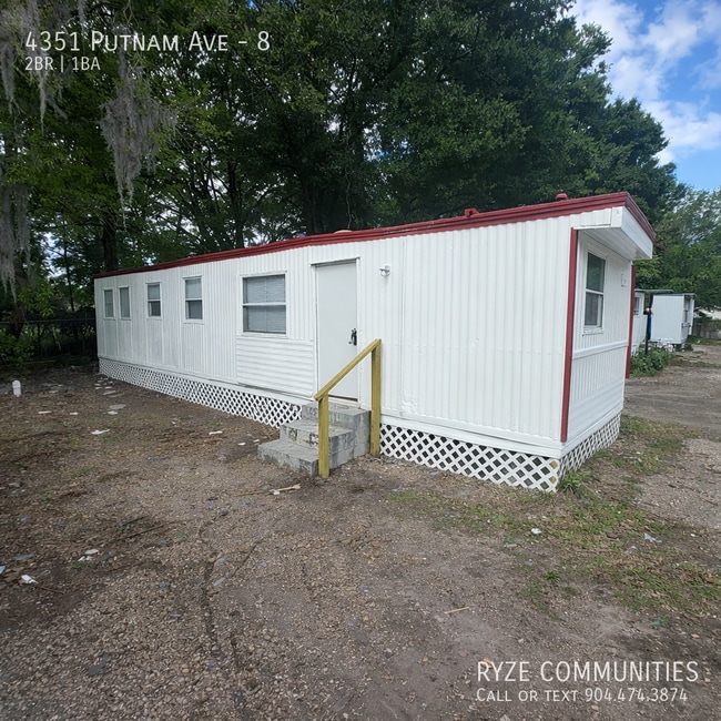 Building Photo - 4351 Putnam Ave