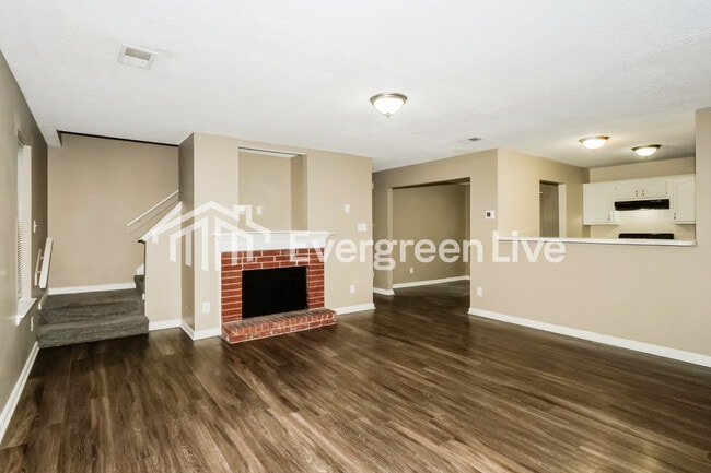 Photo - 6000 Wagon Hill Rd E