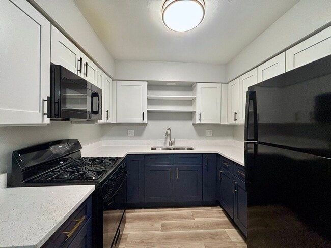 Photo - Harrison Beach Apartments