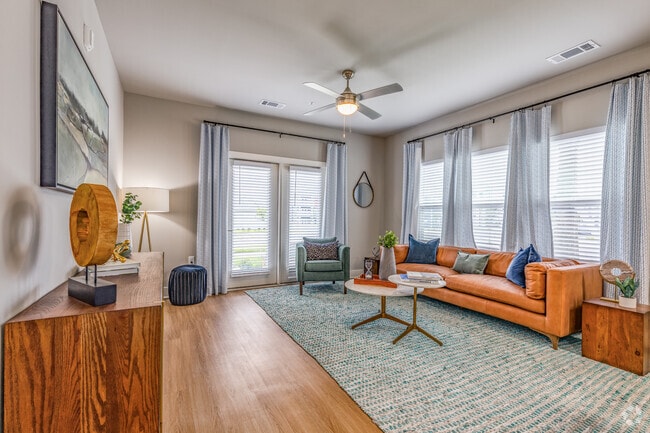 1 BR, 1 BA - 754SF