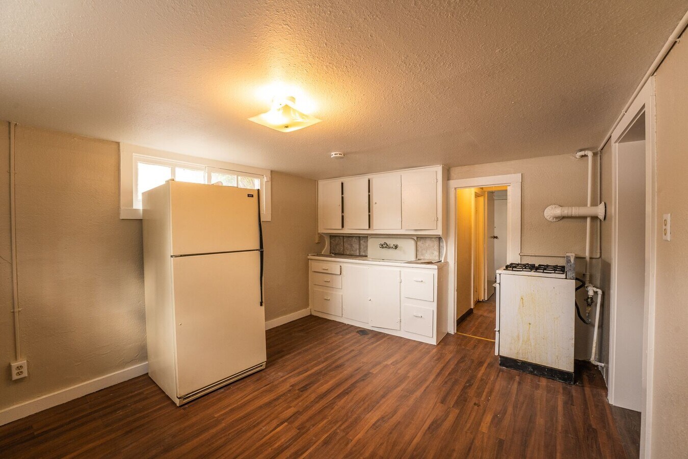 Flint 1111 (KC-AM) - Flint 1111 (KC-AM)