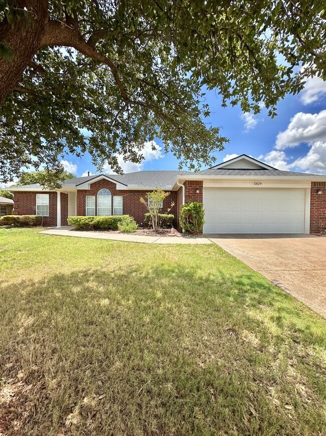 NOW AVAILABLE - Charming Home In The Bluffs!! - NOW AVAILABLE - Charming Home In The Bluffs!!
