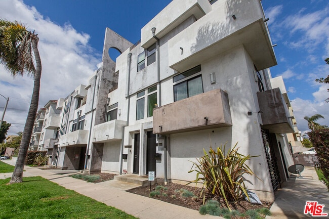 Photo - 8639 Whitworth Dr
