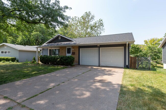 Photo - 1504 Broadview Dr