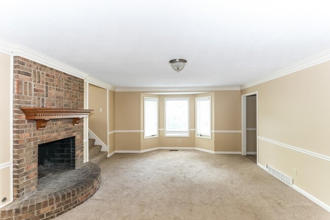 Photo - 102 Country Pl