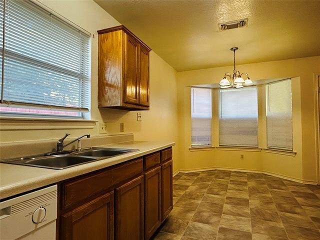Photo - 1602 Moss St