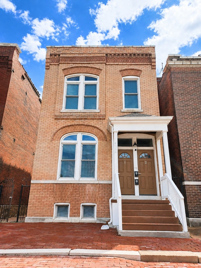 Building Photo - 4224 Chouteau Ave Unit 4224 2F