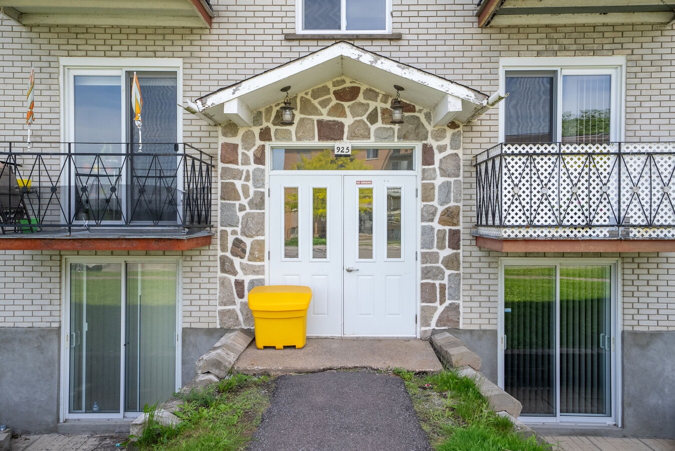 Photo - 925-925 Cartier Blvd Unit 895 #2