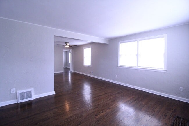 Photo - January FREE On This 3 Bedroom 2 Bath Duplex