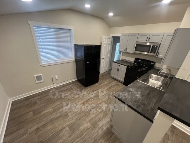 Photo - 1412 7th Ave