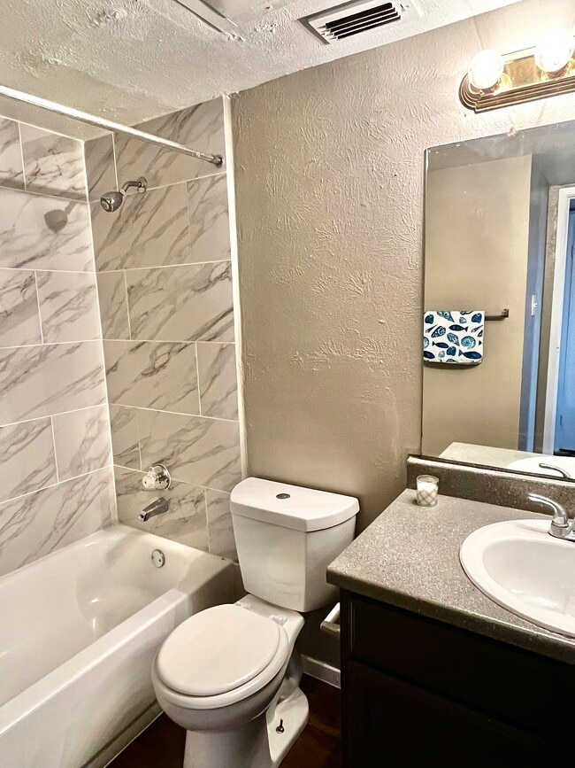 Ashleye Village Apartments Lake Dallas, TX