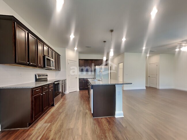 Photo - 283 Banyan Frst Dr