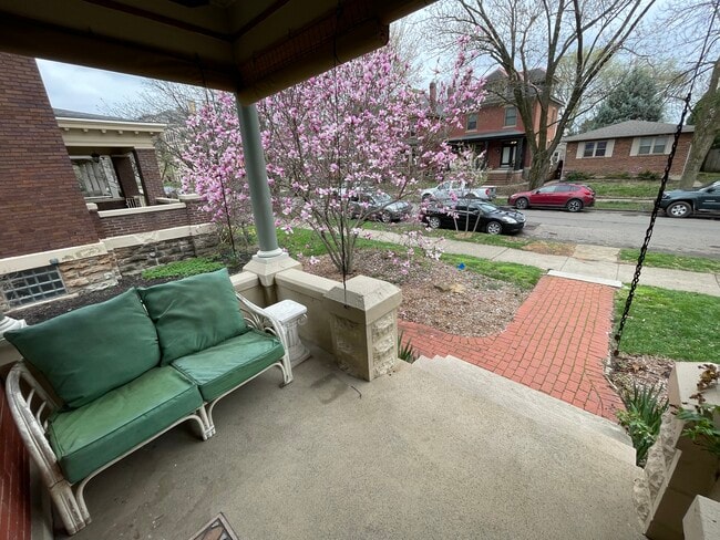 Photo - 290 E Deshler Ave