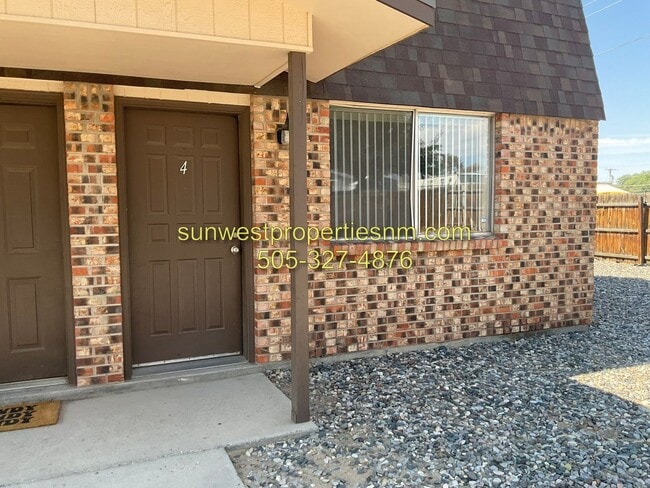 Building Photo - 1621 N Farmington Ave Unit #4