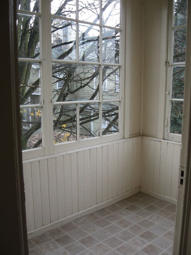 Photo - Great deal on a plex in Goose Hollow!