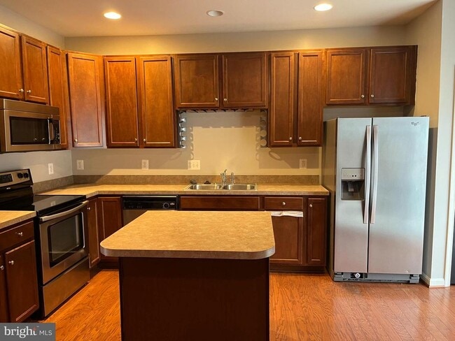 Photo - 53 Compound Cir