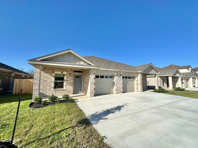 Photo - 3412 Abraham Unidad 3412 A Abraham Drive