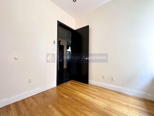 Photo - 216 W 108th St Unit 3R