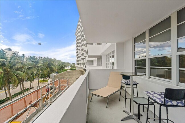 Building Photo - 100 Lincoln Rd Unit 302