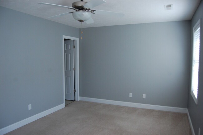Photo - Spacious 2 BR Townhome in Sterling Park wi...