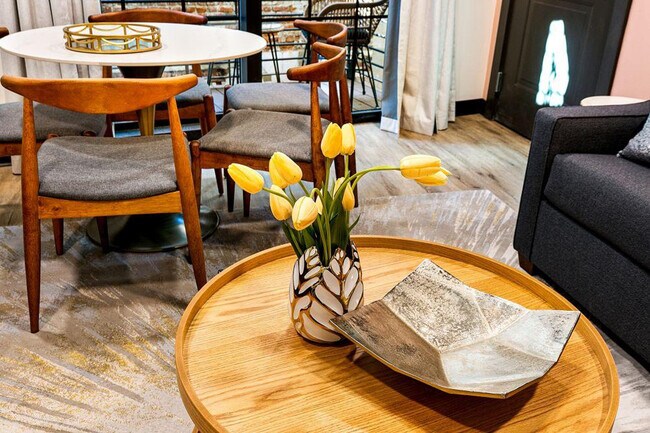 Photo - 611 Commerce St Unit ID1267095P