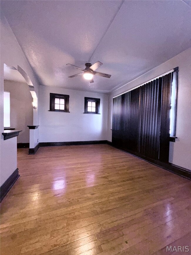 Building Photo - 4640 Carter Ave Unit 2