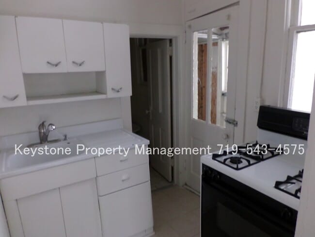 Photo - $365 Off Move-in Special!  Centrally Located Apartment - 1 BD/1 Bath $725/$725 Unit #2