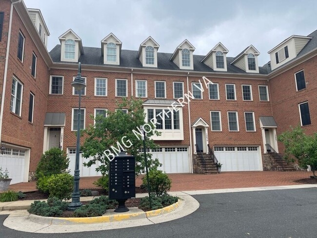 Building Photo - 10679 Yorktown Ct