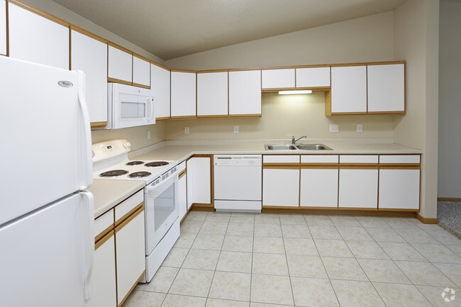 2BR, 2BA - 972 SF - Osgood Townsite Apartments