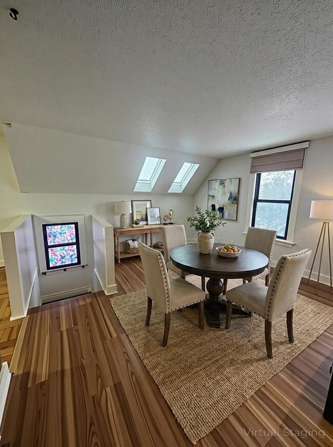 Building Photo - 796 Larpenteur Ave W Unit Como Park - Upper