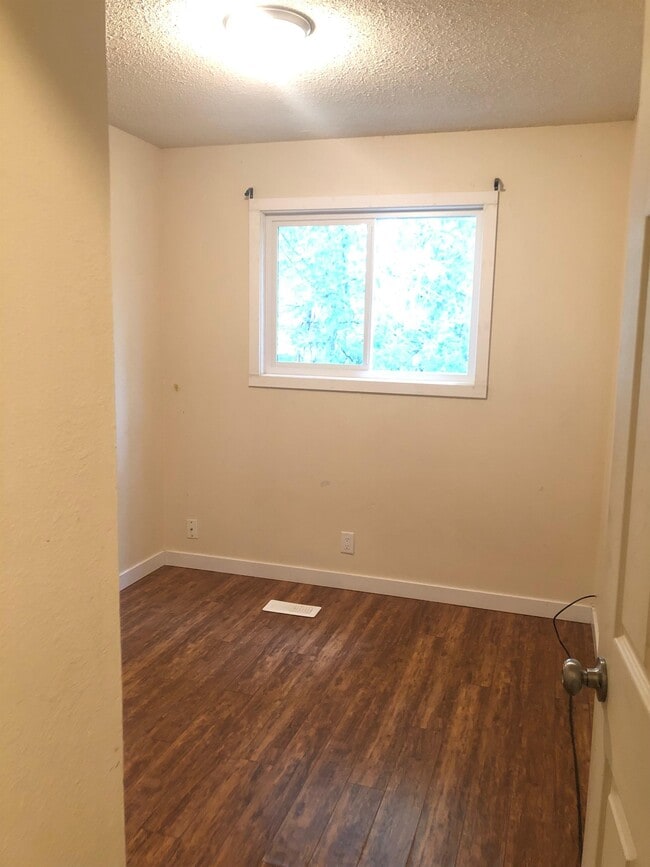 Photo - 2647 Oak St