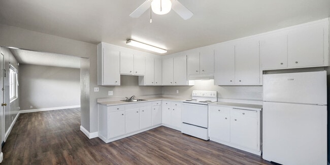 Photo - Garden Court Apartments