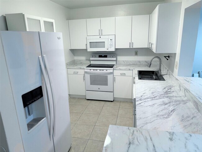 Photo - 4394 NW 9th Ave Unit 21-2A