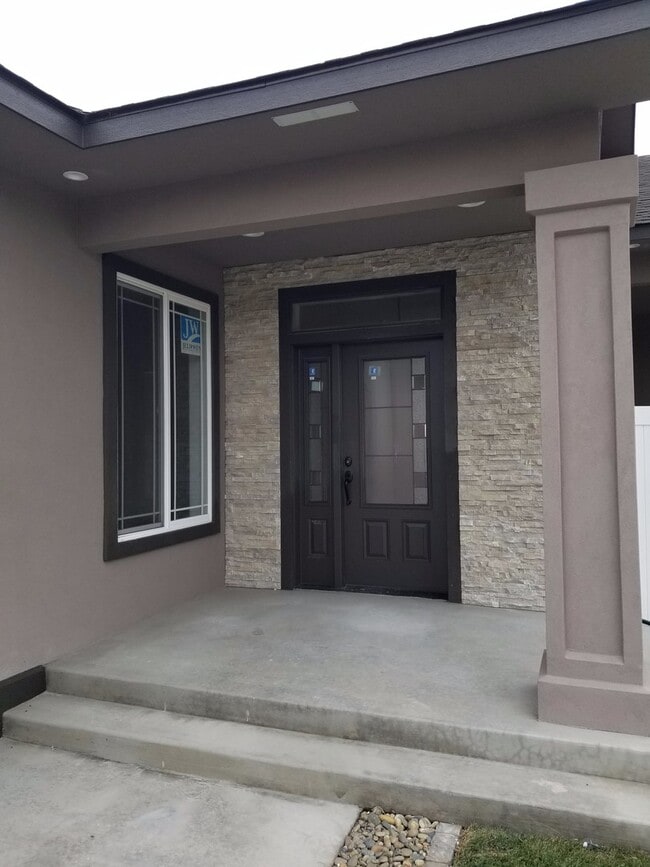 Photo - Occupied, do not disturb tenants. West Valley 3 bedroom 2.5 bath plus an office, custom built re...