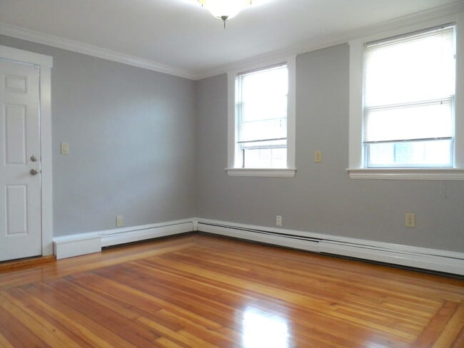 Photo - 77 Pearl St Apartments Unit 2