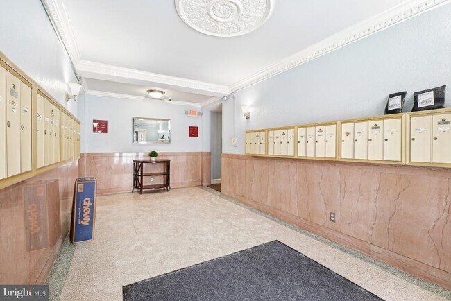 Photo - 906 S Washington St Unit 101