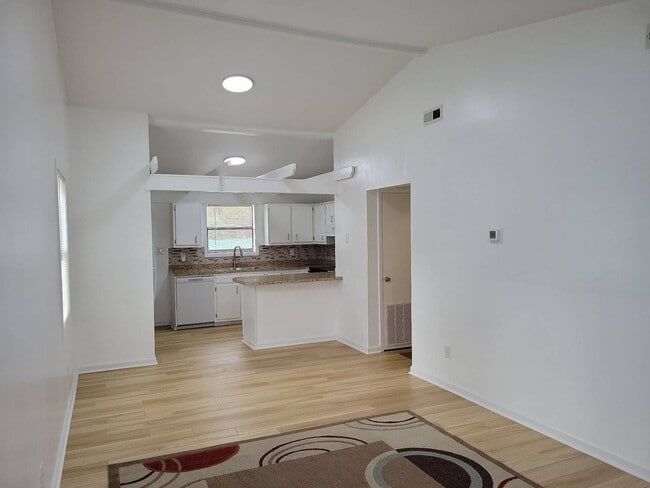 Photo - Nice Duplex in Havelock