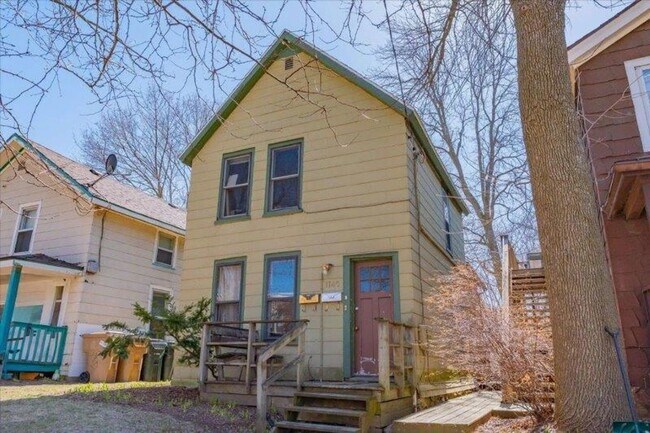 Building Photo - 1145 Williamson St Unit 1