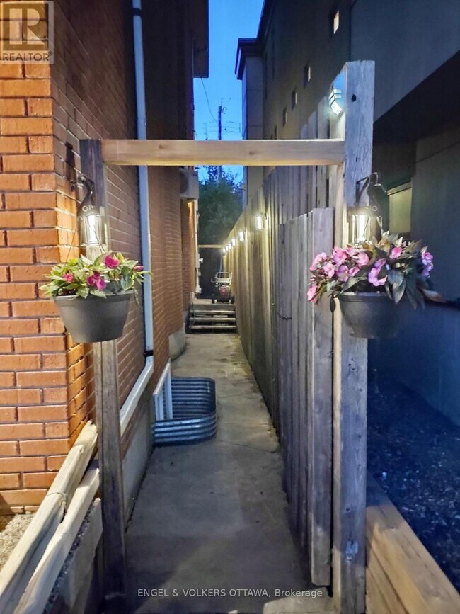 Photo - 281 Kirchoffer Ave