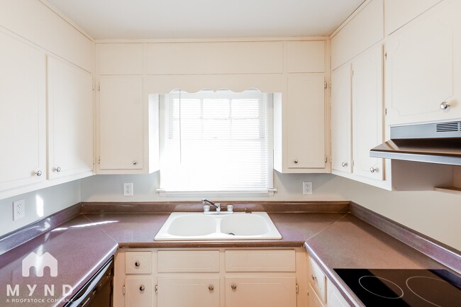 Photo - 4203 Riverhall Rd