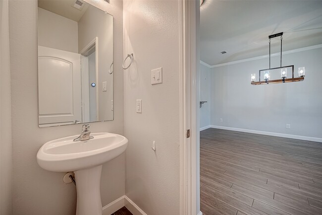 Photo - 346 Apache Field Ln