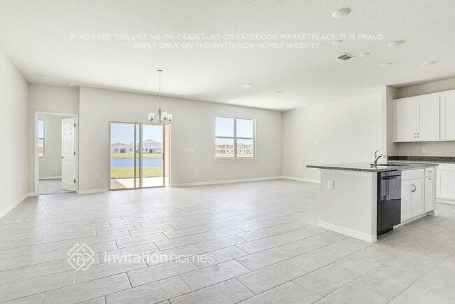 Photo - 1487 Grassland Ave