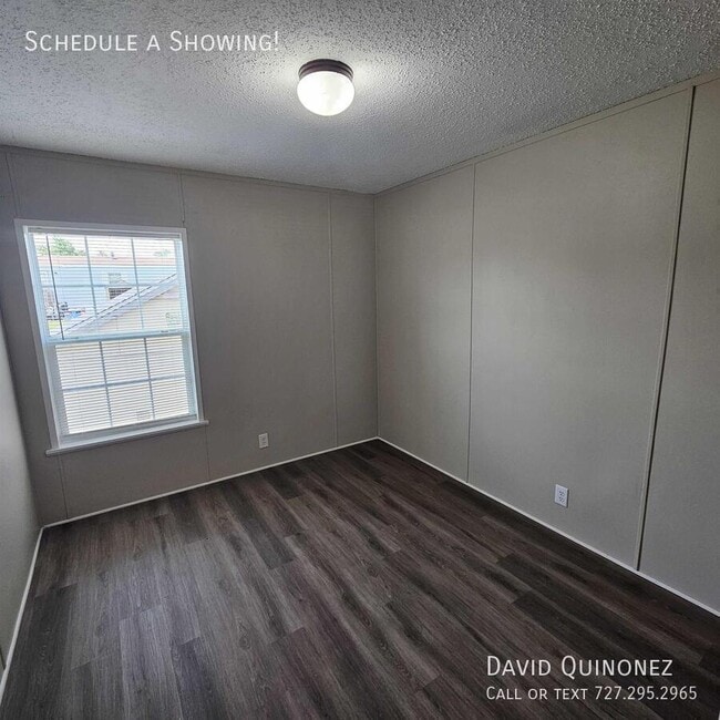 2737 W Washington Center Rd