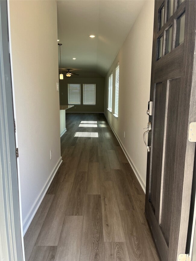 Photo - 18709 Presswood Wy Dr